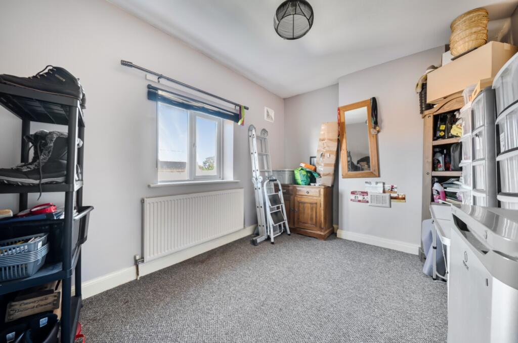 1371856-16-68f8aae247119