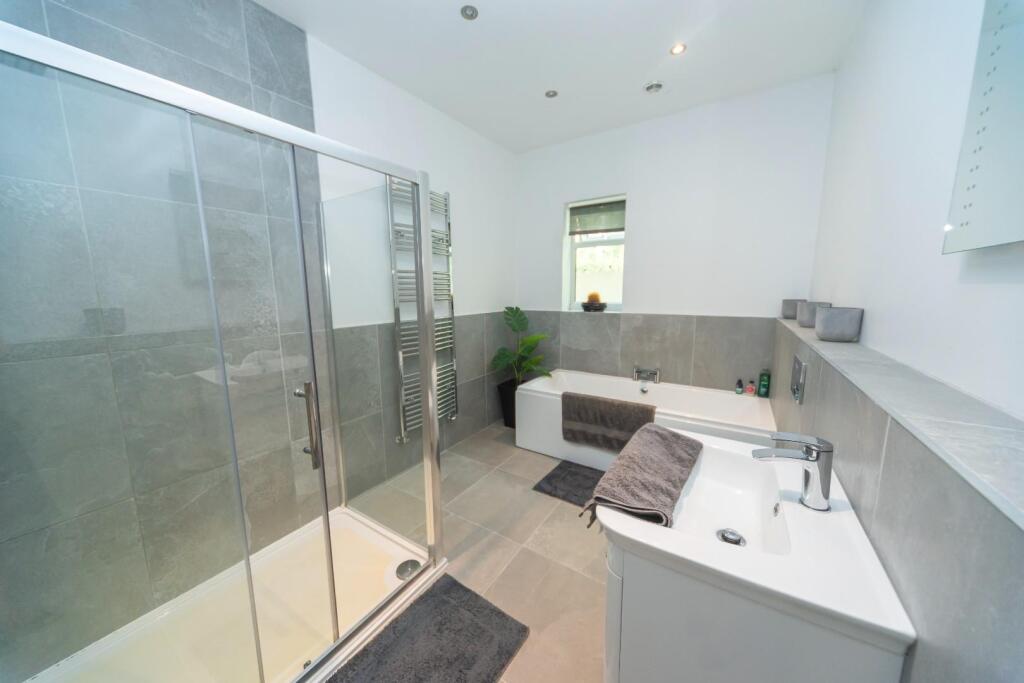 En suite. to bedroom 2 JPG