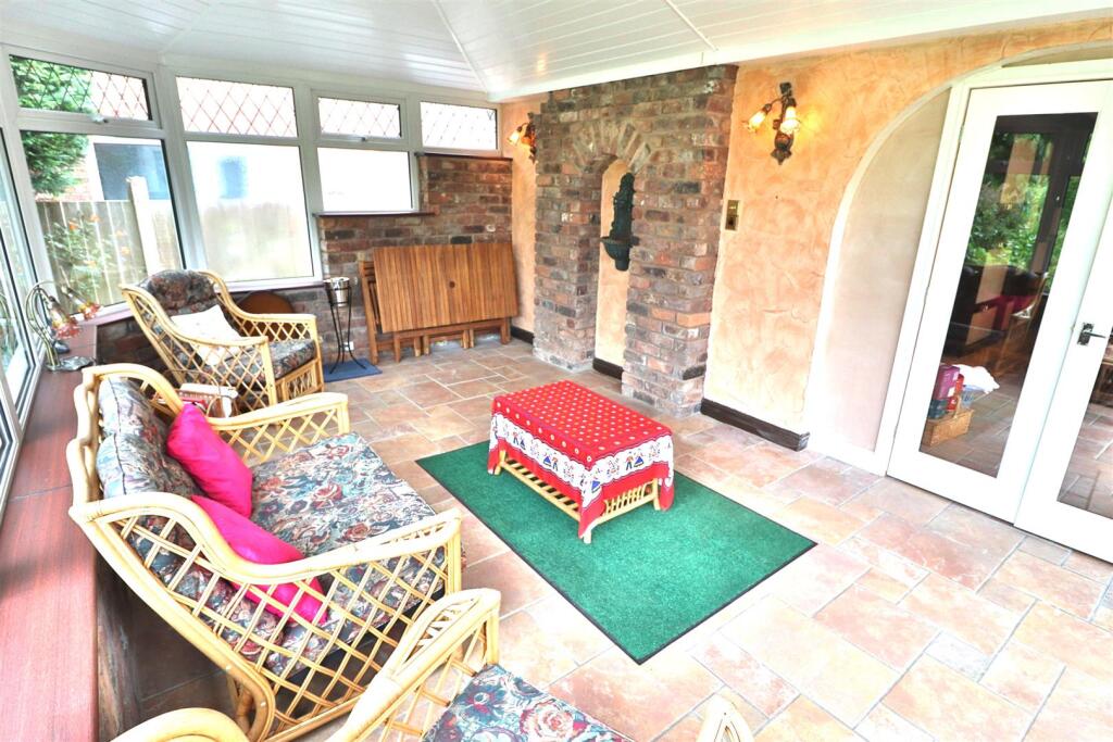 CONSERVATORY/SUN ROOM