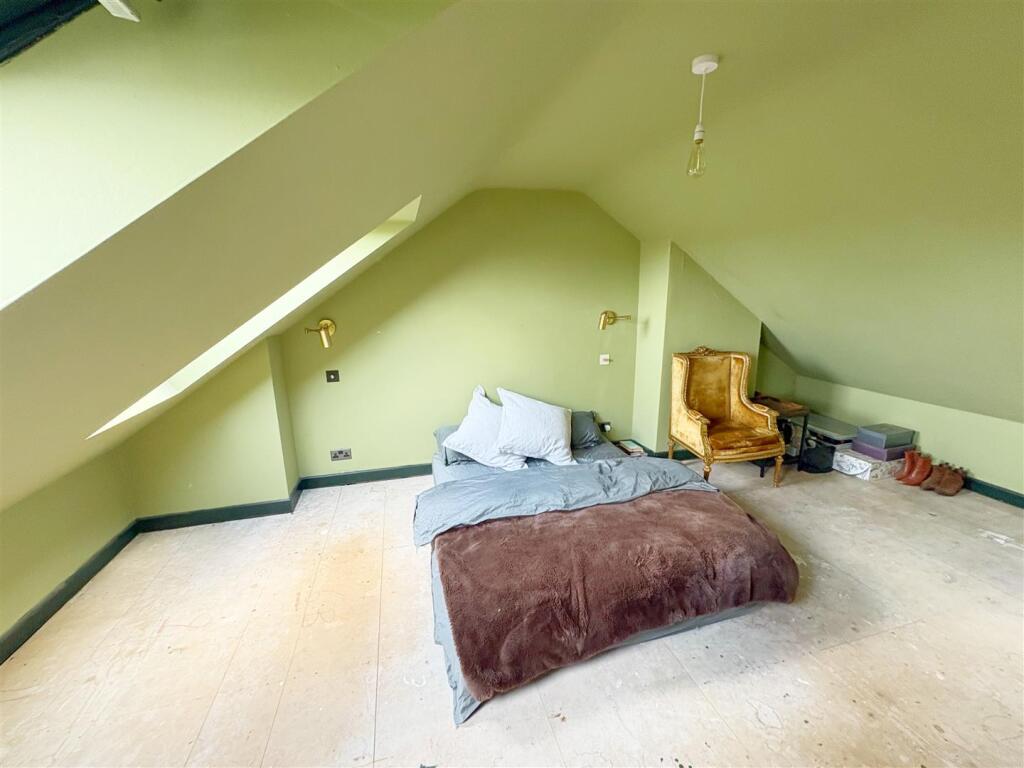 Bedroom Three (3).jpg