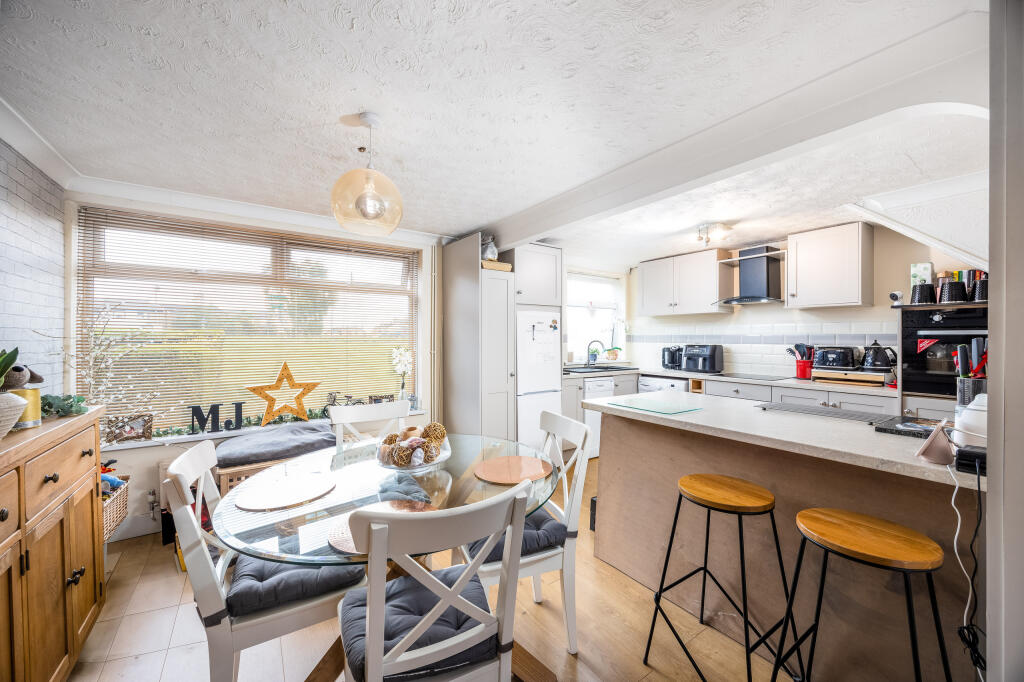 68 Hastoe Park Aylesbury HP20 2AA-9