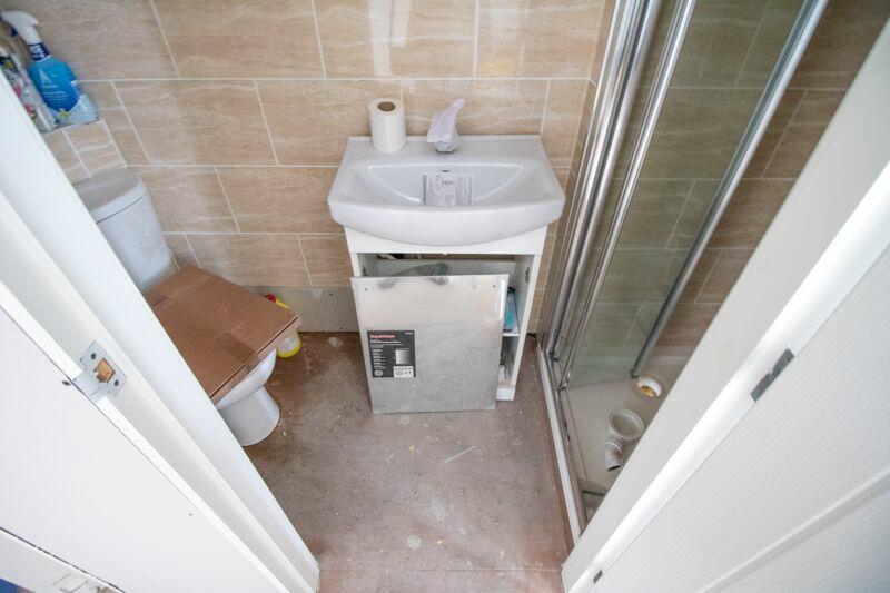 En-suite to the Master bedroom