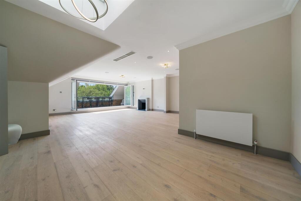 Flat 18, 17-19 Elsworthy Road NW3 3DS-No Watermark