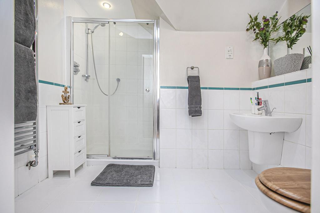 ENSUITE SHOWER ROOM