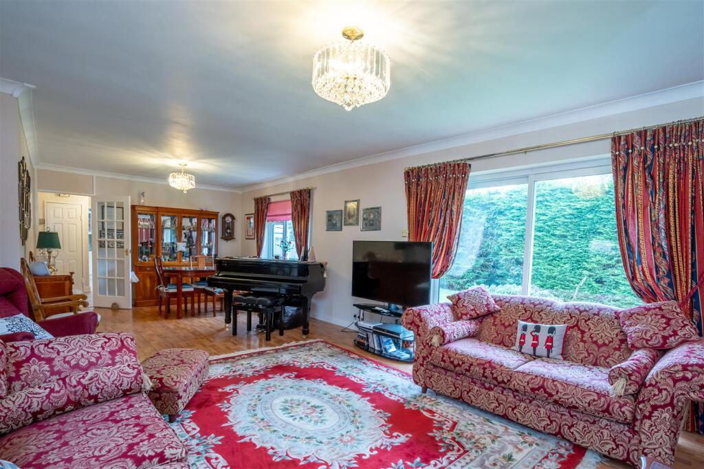 Sitting Room to Dining Area.jpg