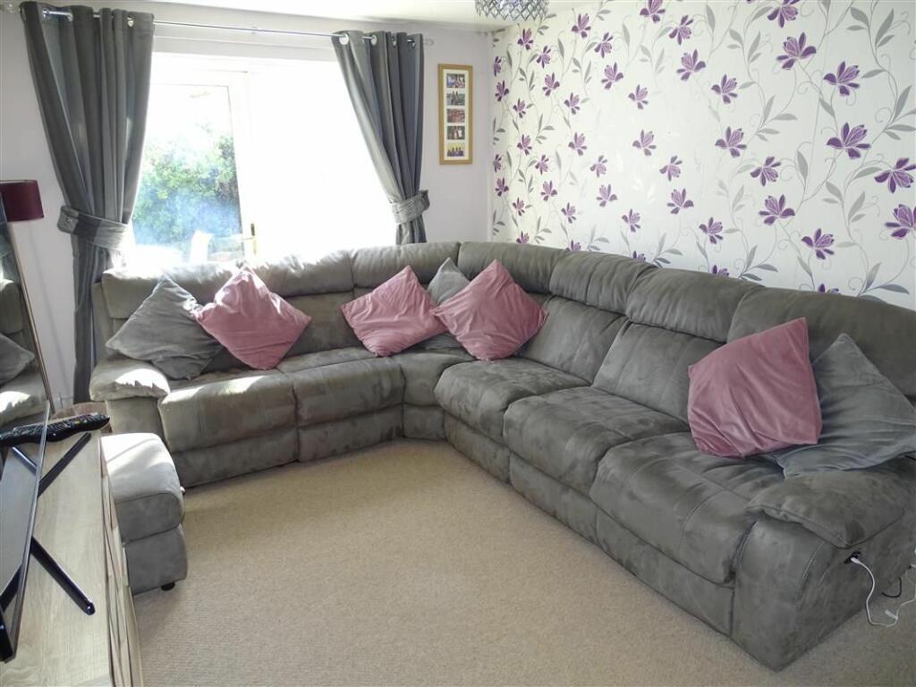 Lounge B