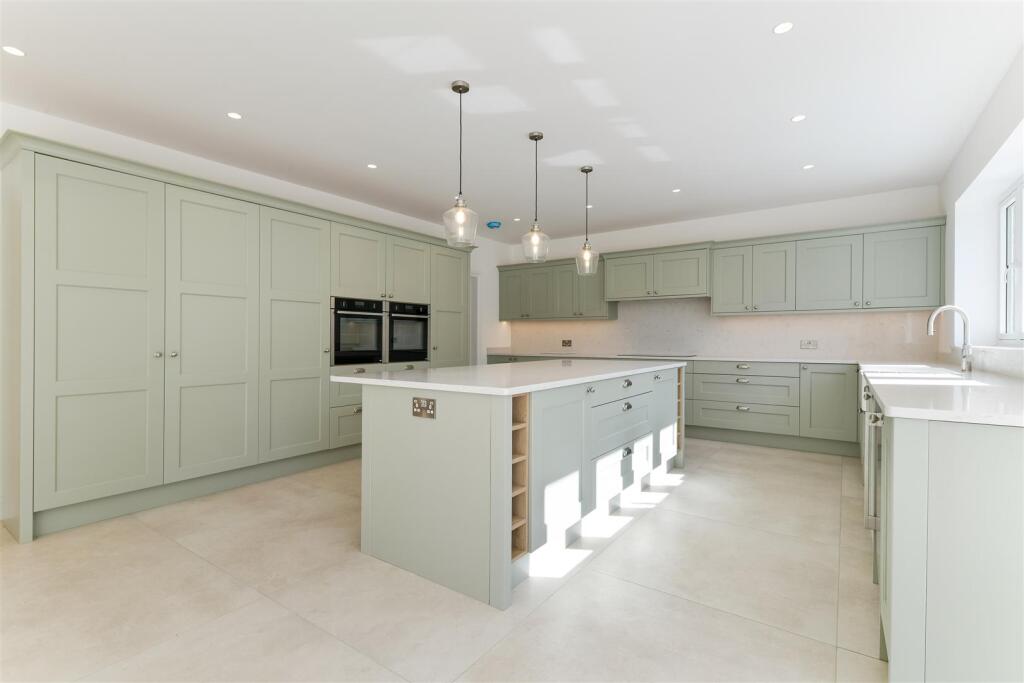 Wonford Close, Walton On The Hill, Tadworth