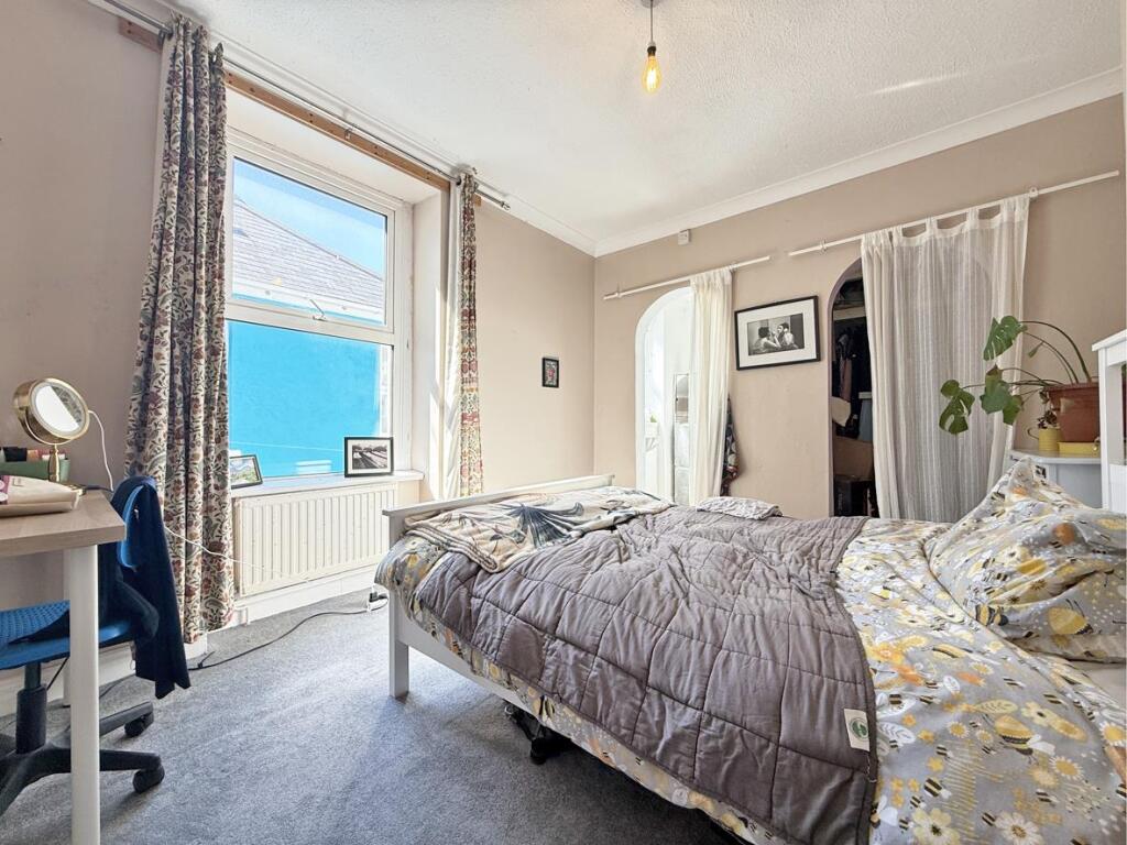 Palmerston Street 10 - Bed 3.jpg