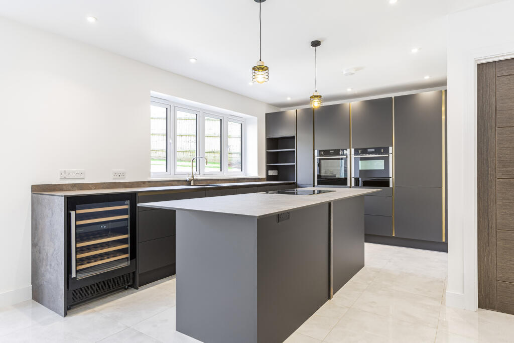 kitchen 1.JPG