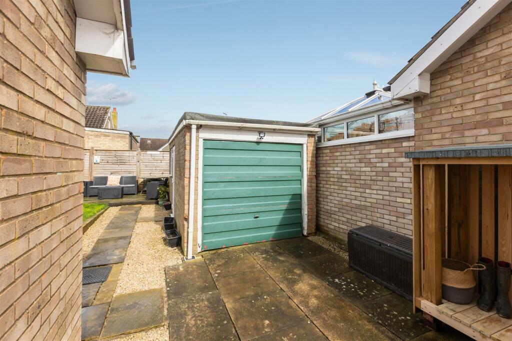 Farmanby Close 61 External-6.jpg