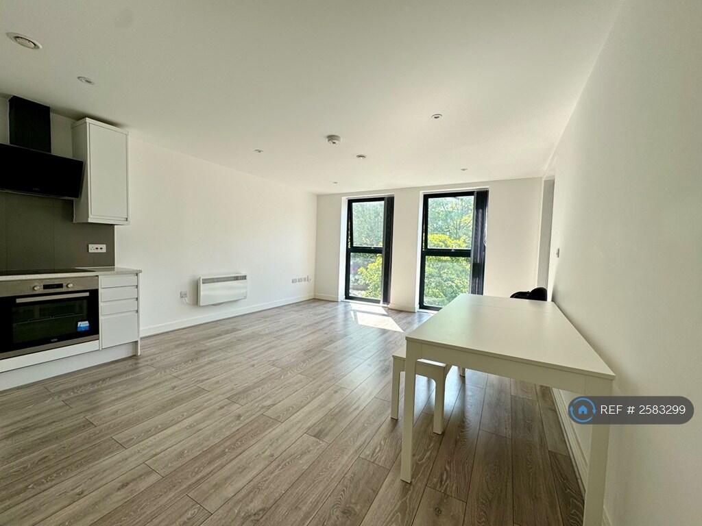 Versatile Living With Natural Light