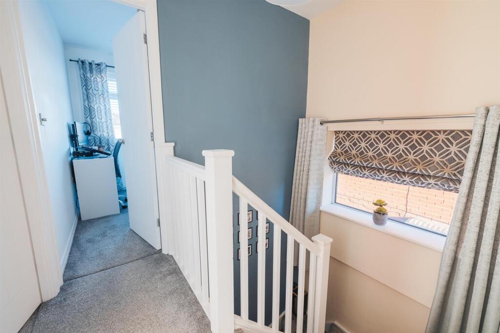 6 Greenfields Close-56.jpg