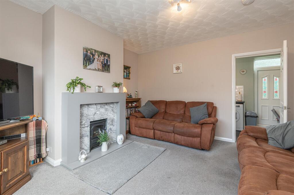 17 - 50 Pollitt Ave HX6 1LE.jpg