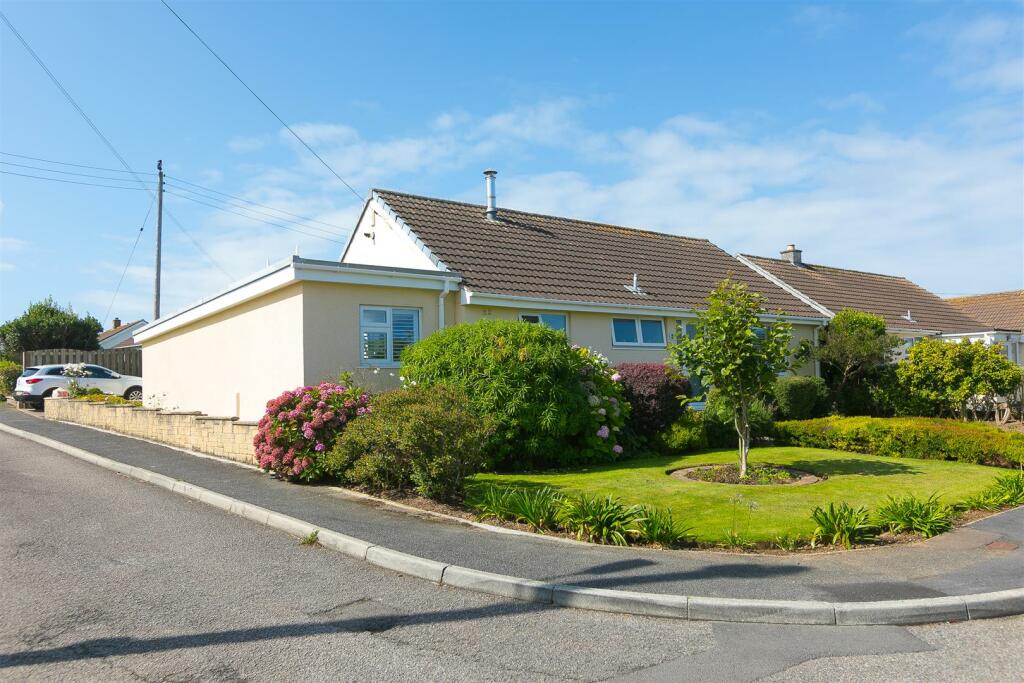 5 Albertus Drive-23.JPG