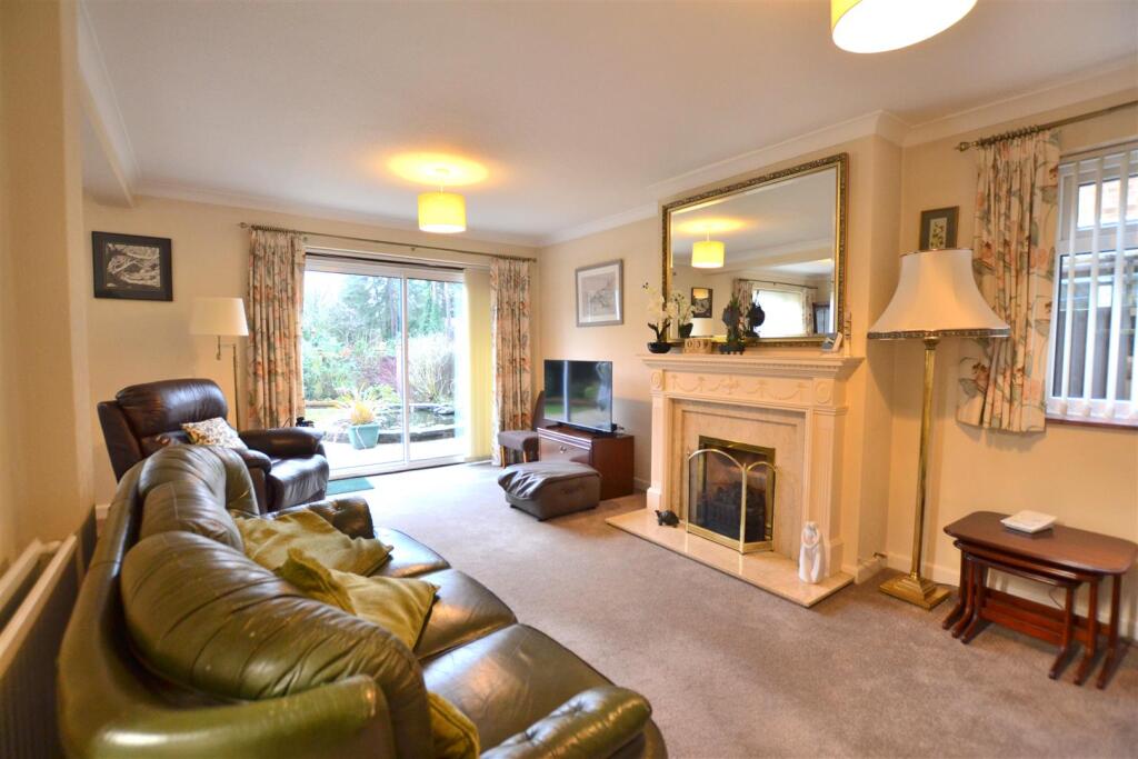 Living Room.JPG