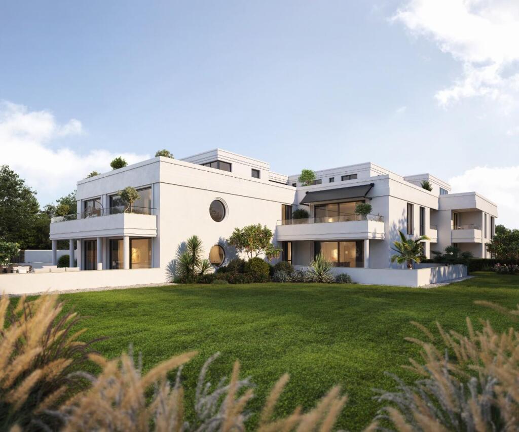 Val D'or_06_Exterior_Rear_Right.jpg