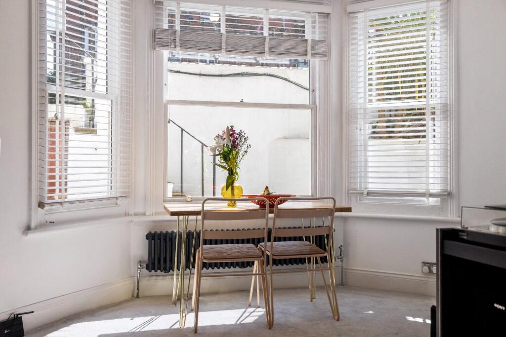 Cromwell Road, 37E-012.JPG