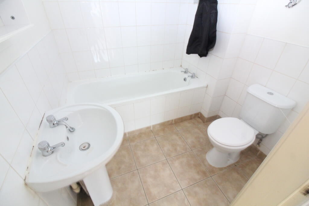 Bathroom T202512081047.jpg
