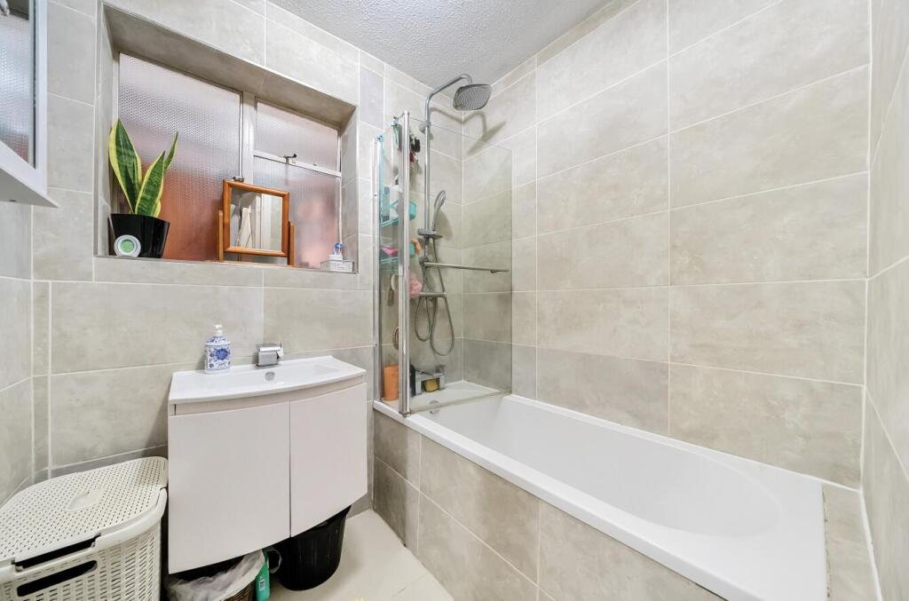 Davidson Frost-Wellings, DFW, Watling Court, Stanm