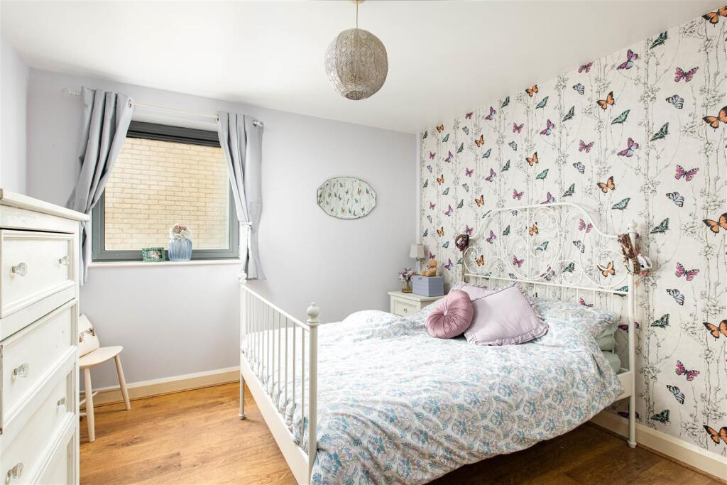 Bedroom_1.jpg