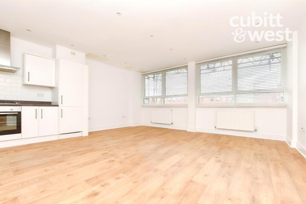 Lounge/Kitchen