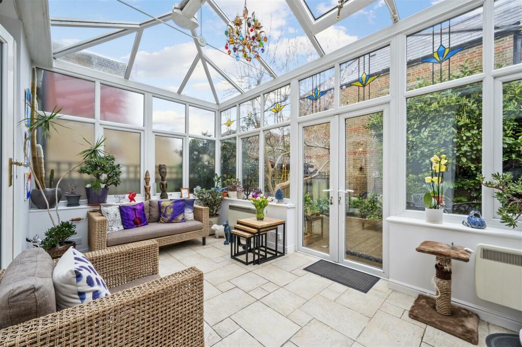 19 Delamere Road, 11.jpg