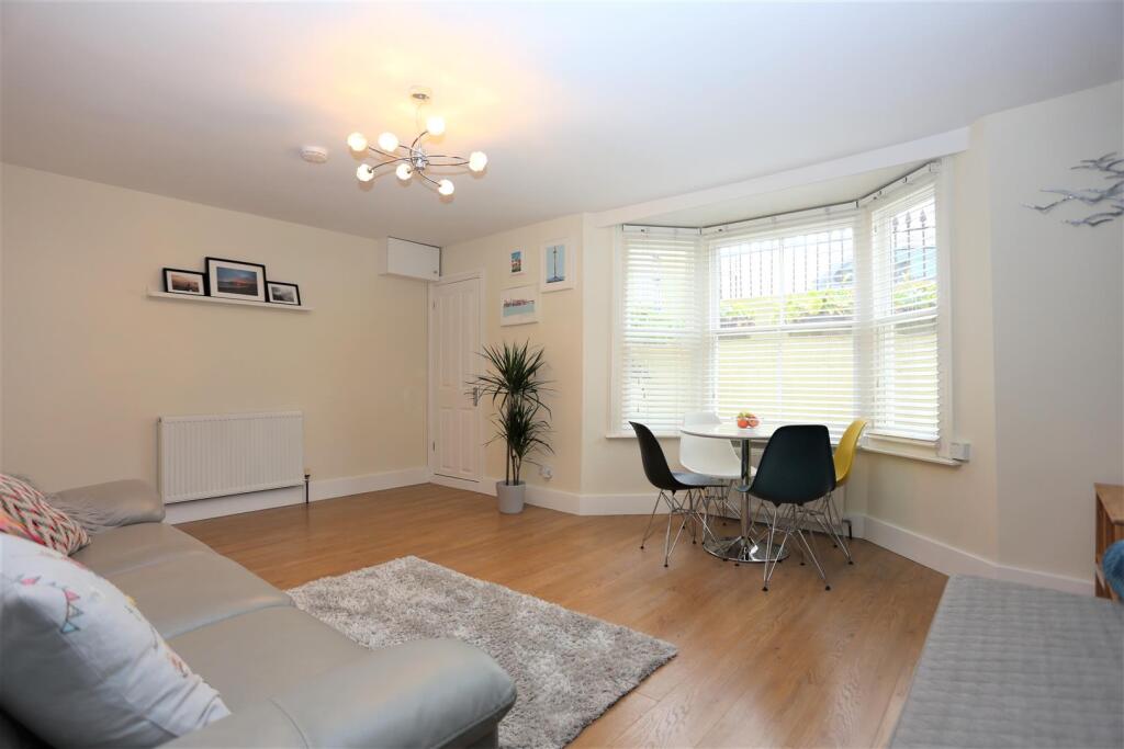 8b Hova Villas, Hove (4).JPG