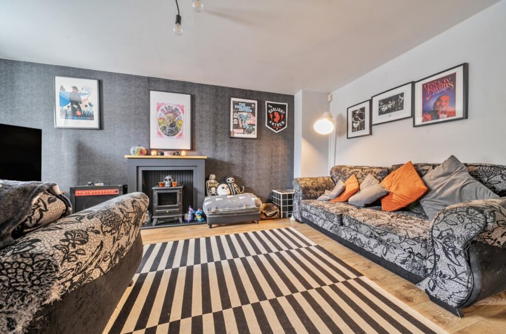 1347173-5-68b706d19dbdf