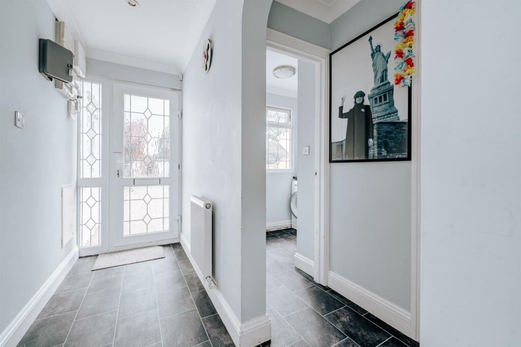 7 Bushby Avenue 2024 Final-50.jpg