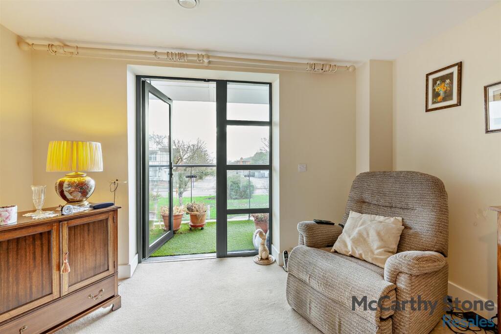 8673053-interior06-800.jpg