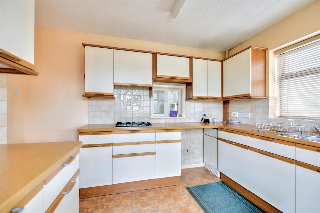 Kitchen_2.jpeg