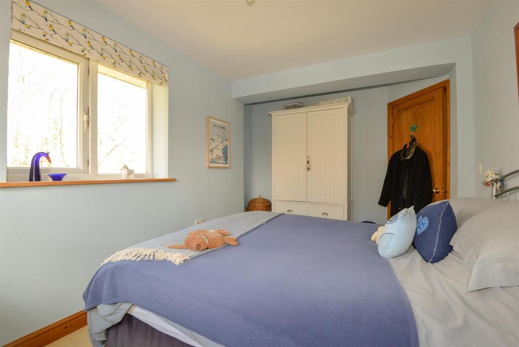 Bedroom2 2.jpg