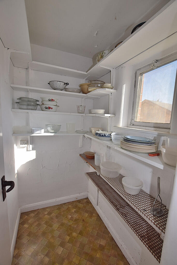 larder