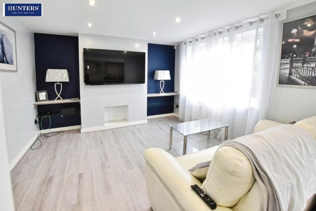 pbox-living_room-332091.JPG