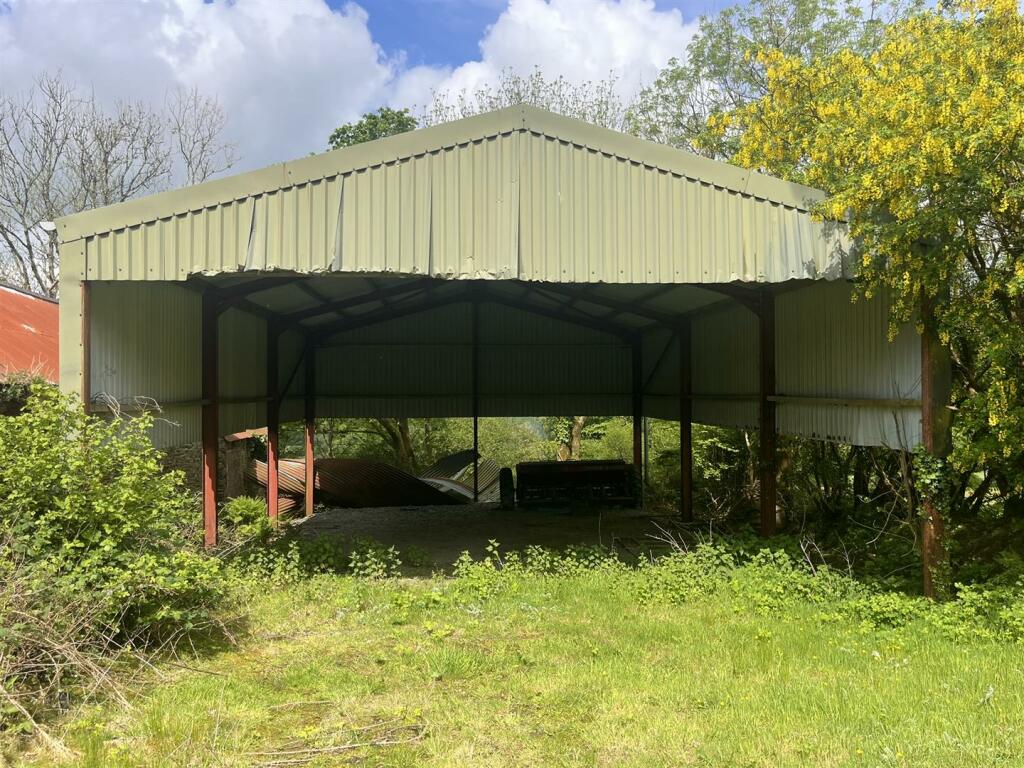 PORTAL FRAME BARN