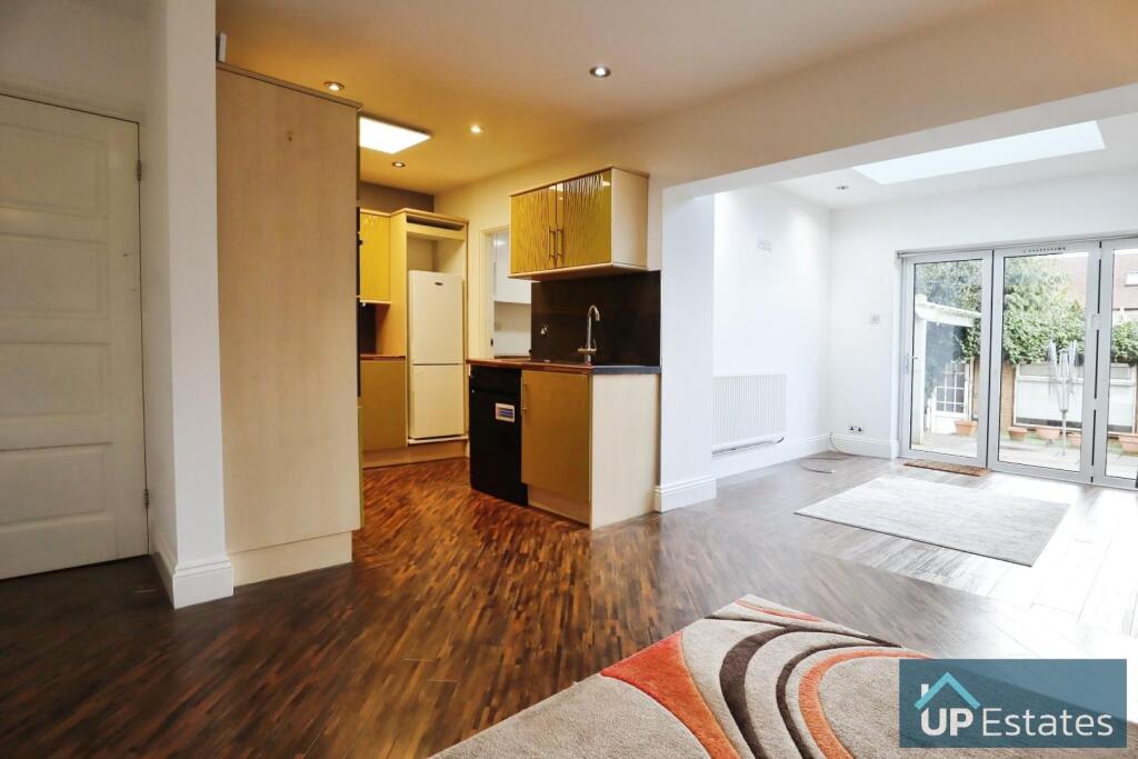 KITCHEN/ DINER