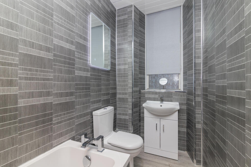 1-1 4 Southpark Drive, Paisley 2L-12