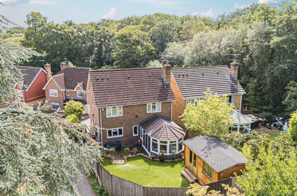 1349513-4-68c26fa...