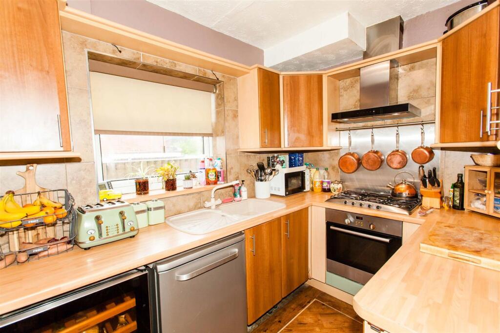 2 Houfton Road (24).jpg