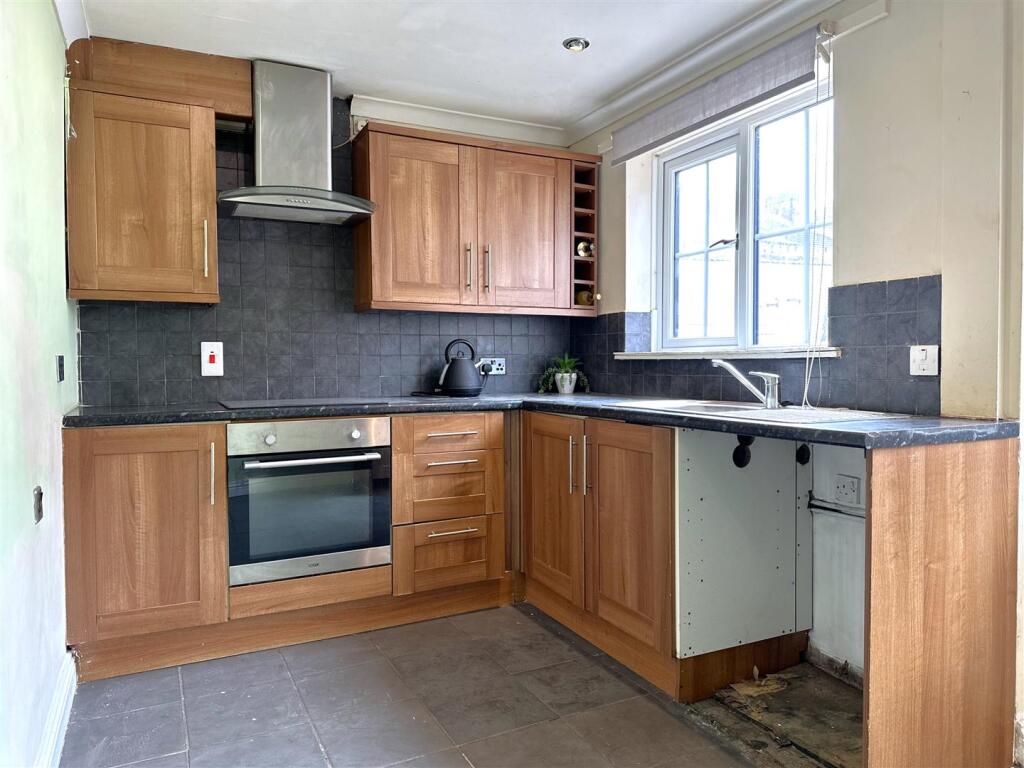 Fitted Kitchen 438