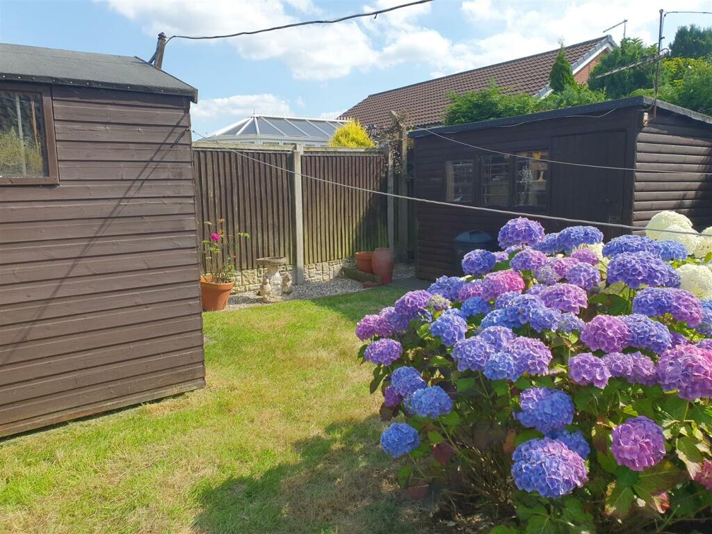ADDITIONAL OUTSIDE PHOTOGRAPHS