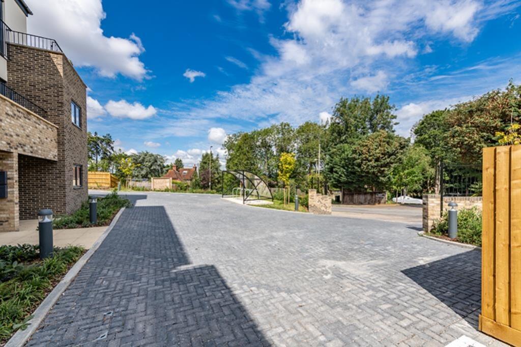 2 Arnolds Way External2