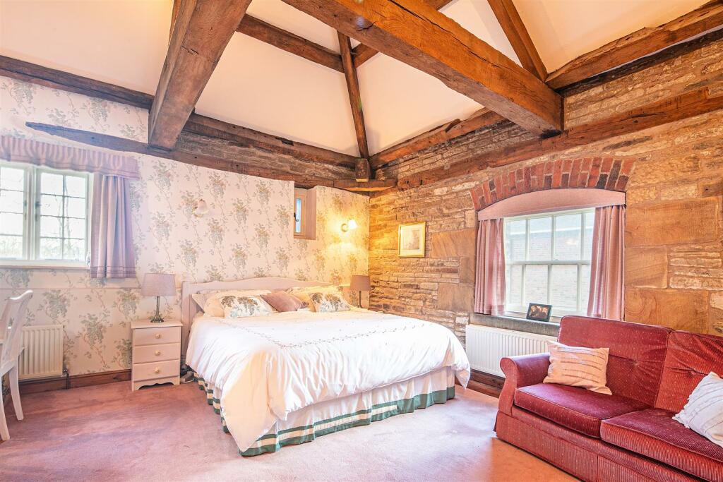 Principal bedroom