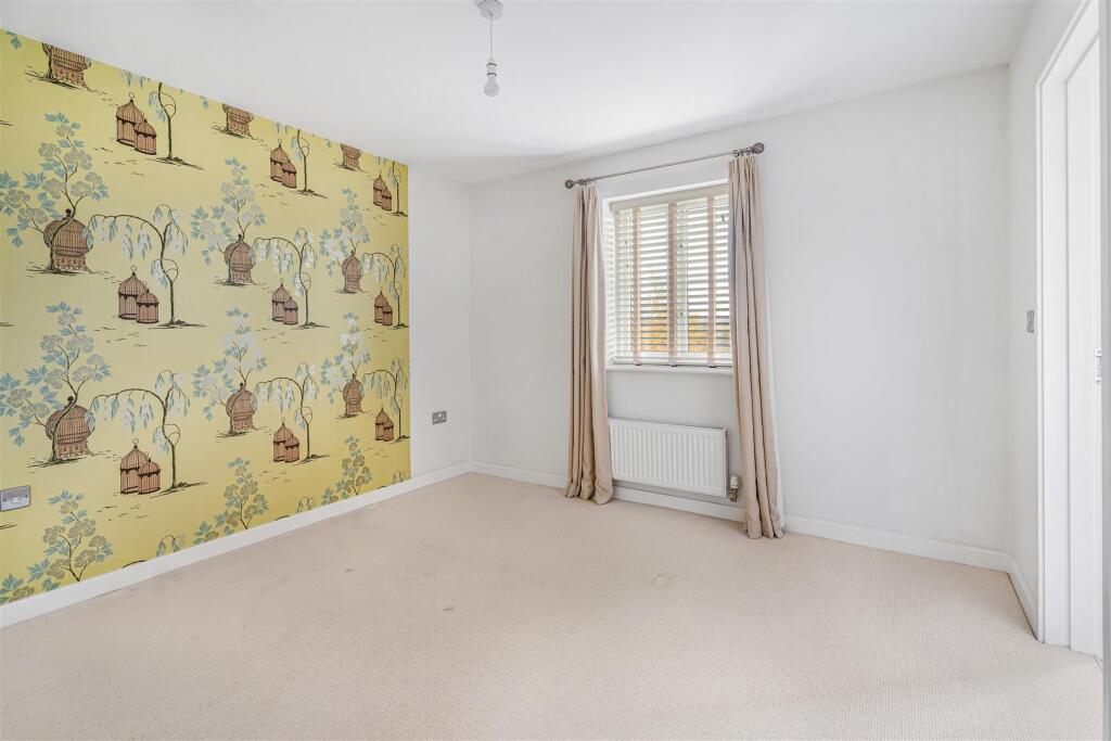 105 Farnborough Drive