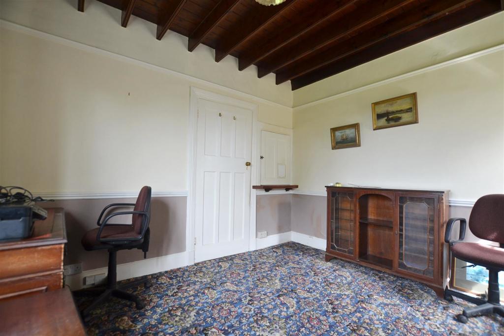 dining room..JPG