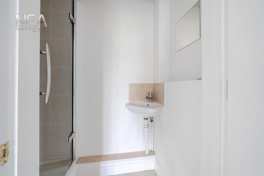 Bedroom Two En-suite