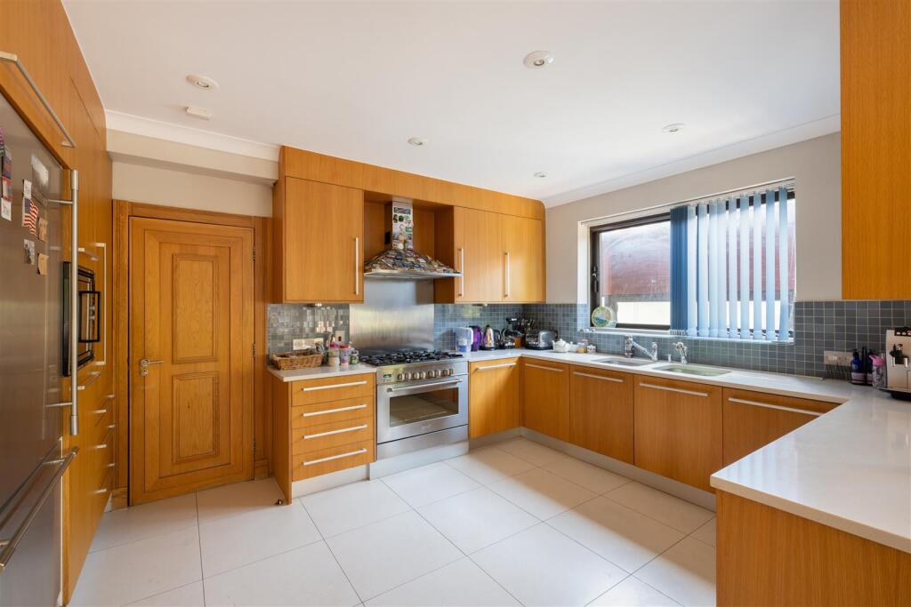 1 Abbey View Hi-18.jpg