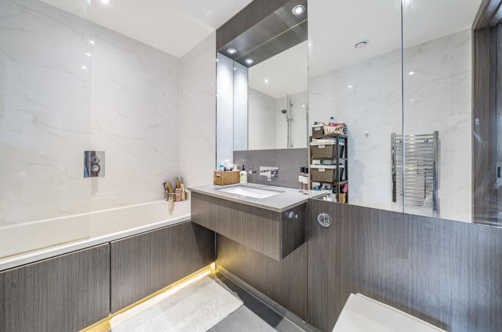 1343525-15-68b19c...