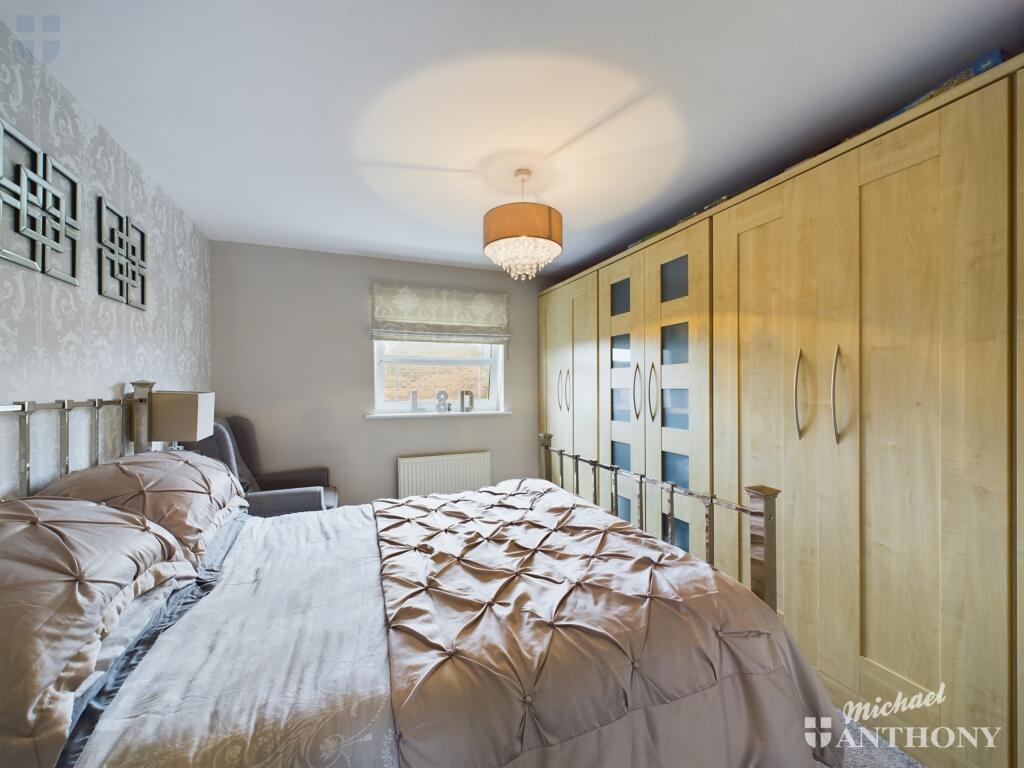 CAM02538G0-PR0267-STILL014