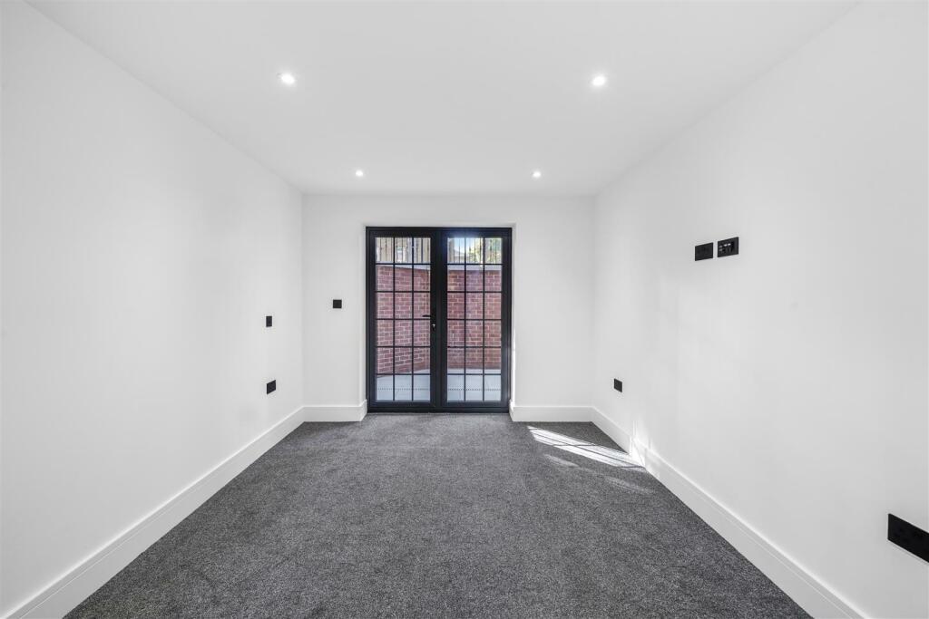 Flat 1 - 17 Sudbury Hill Close - Zn4UPW0Z495SOEcdx